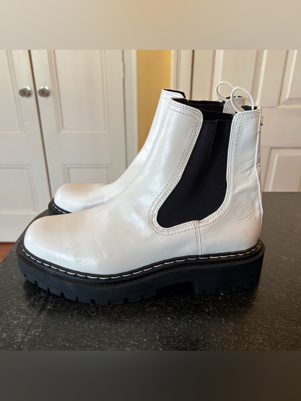 Circus by Sam Edelman Effie White Chelsea Ankle Boots - Size 11